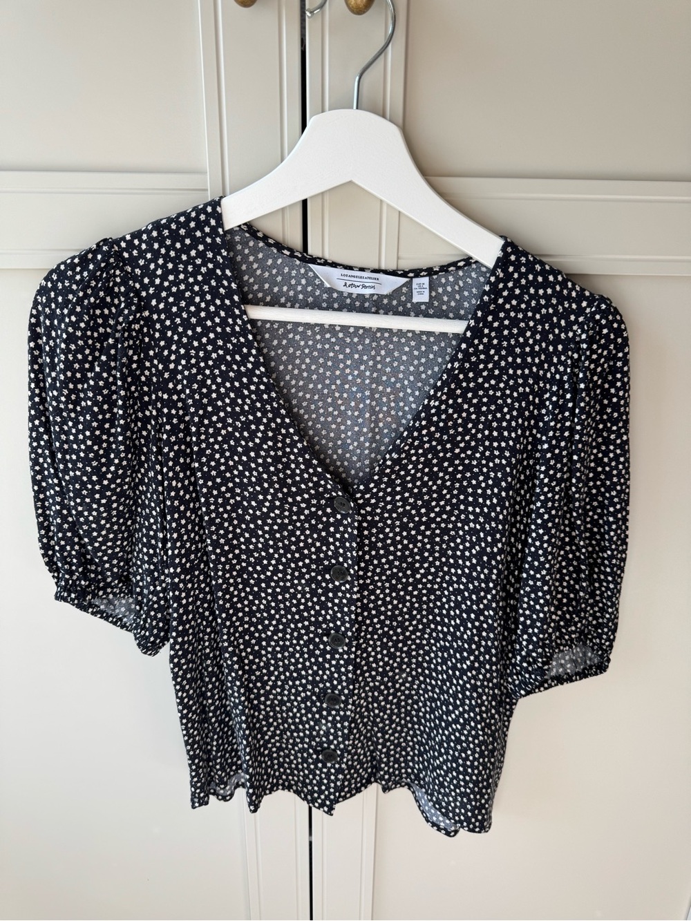 &other stories Black Floral Button-Front V-Neck Top